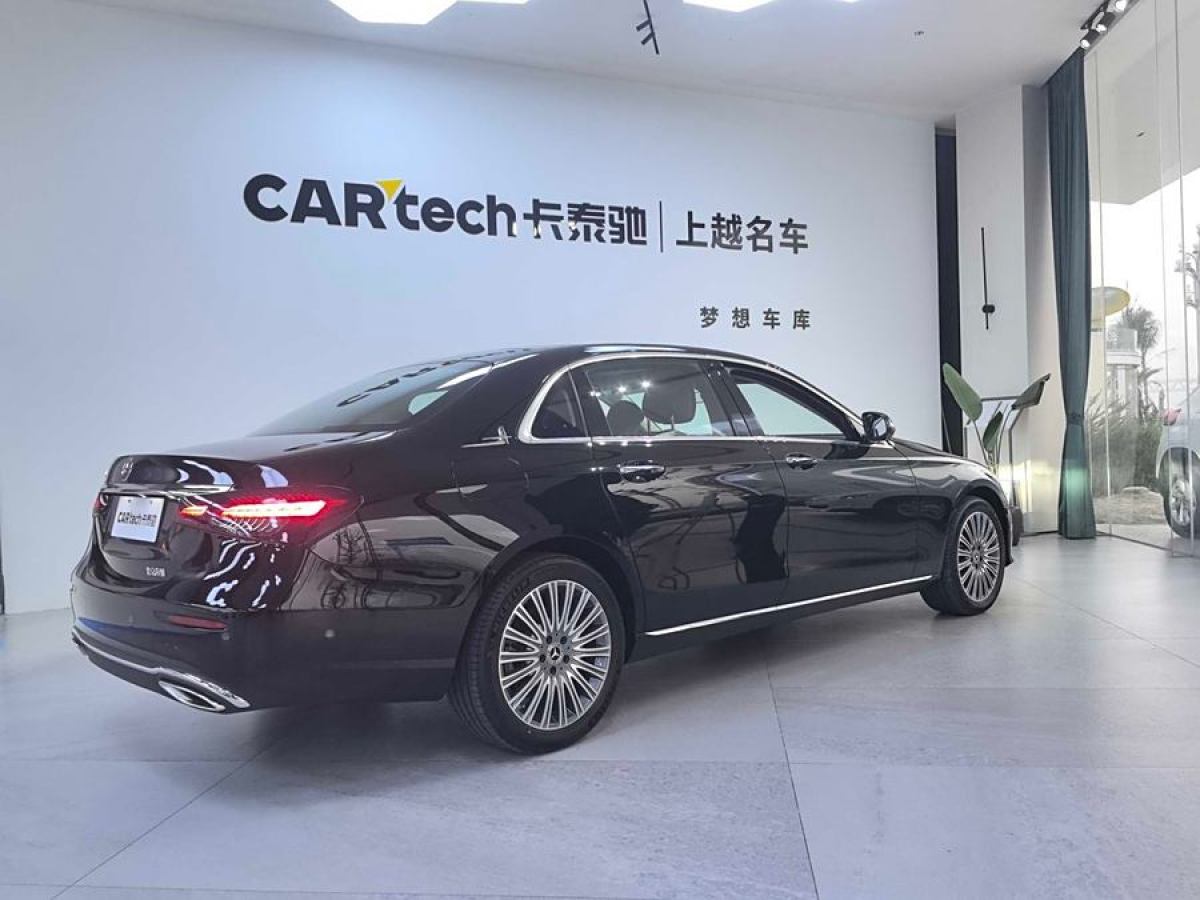 奔馳 奔馳E級(jí)  2022款 改款 E 300 L 時(shí)尚型圖片