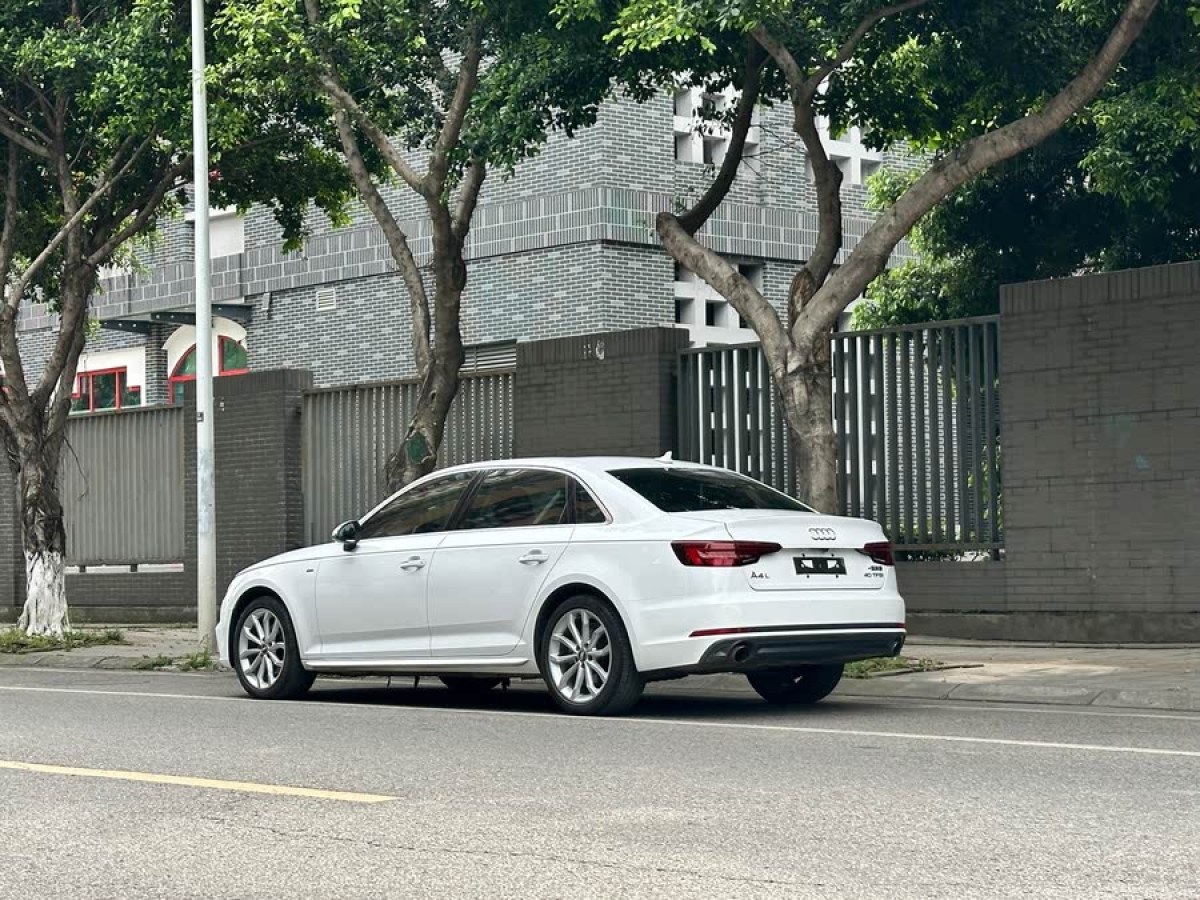 奧迪 奧迪A4L  2018款 30周年年型 40 TFSI 時(shí)尚型圖片