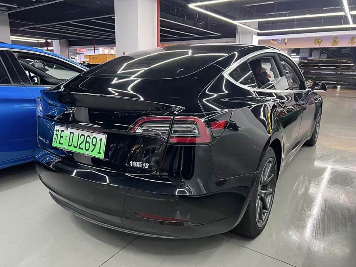 特斯拉 Model Y  2020款 改款 標(biāo)準續(xù)航后驅(qū)升級版圖片