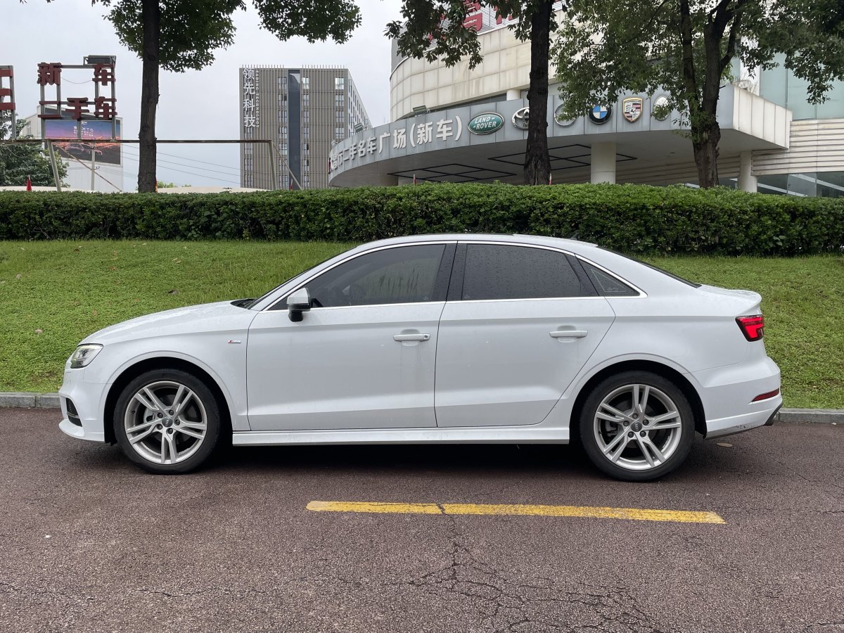 2021年4月奧迪 奧迪A3  2019款 Limousine 35 TFSI 時尚型 國VI