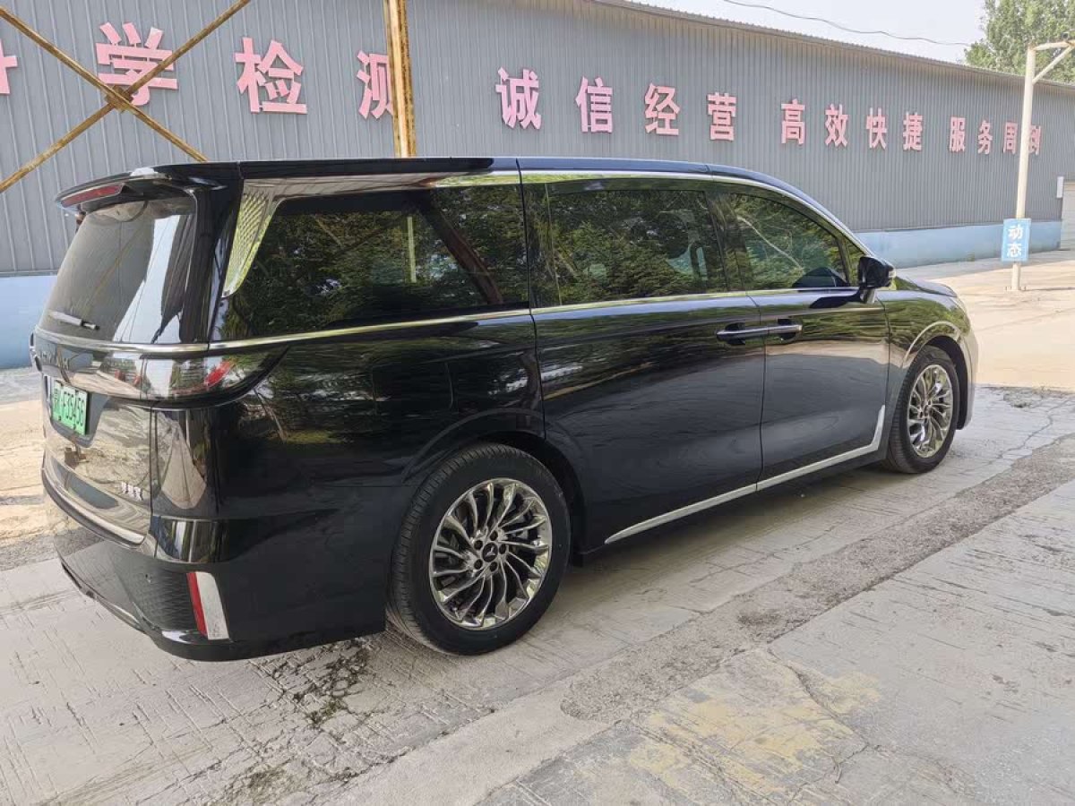 嵐圖 夢(mèng)想家  2024款 PHEV 超長(zhǎng)續(xù)航旗艦版圖片