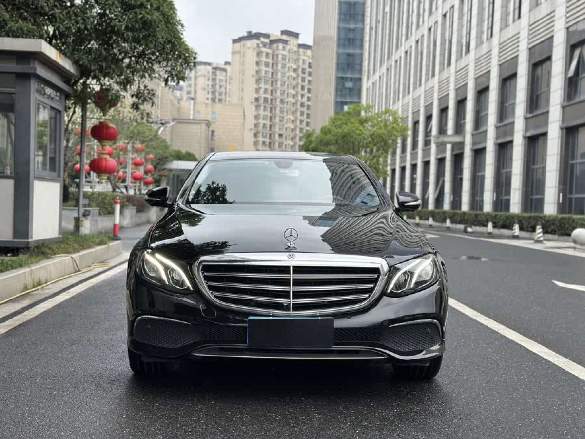 奔馳 奔馳E級  2020款 改款 E 300 L 時尚型圖片