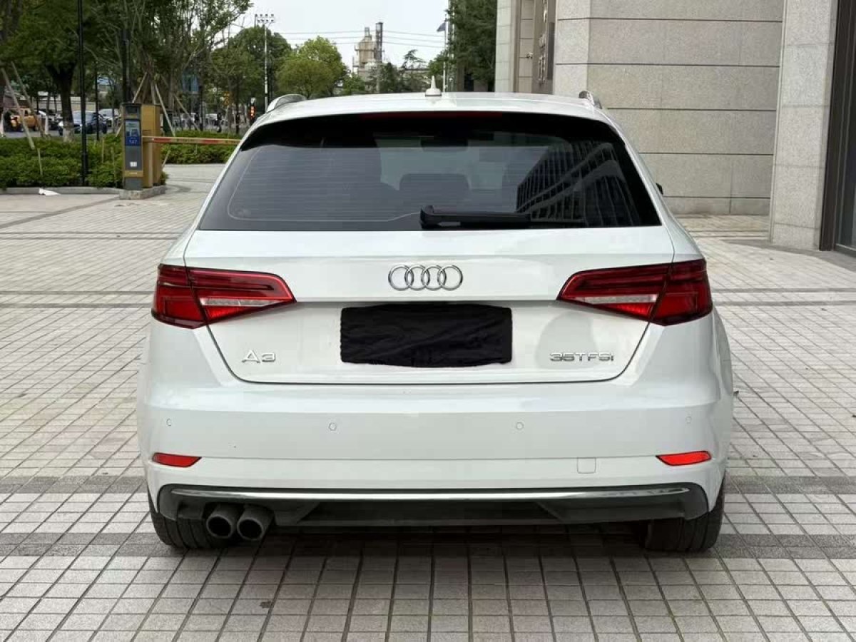 奧迪 奧迪A3  2018款 30周年年型 Sportback 35 TFSI 風(fēng)尚型圖片