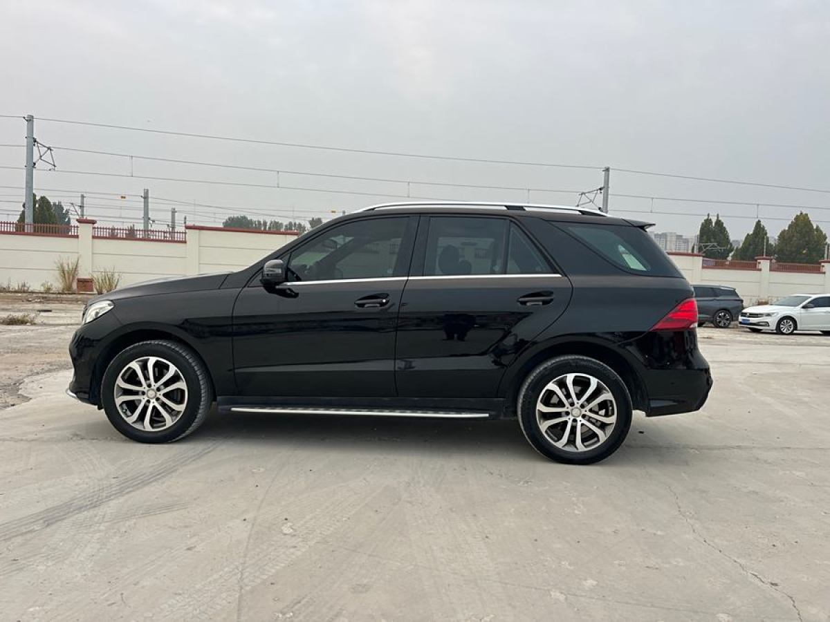 奔馳 奔馳GLE  2016款 GLE 320 4MATIC 豪華型圖片