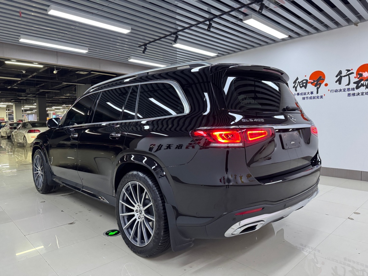 奔馳 奔馳GLS  2022款 改款二 GLS 450 4MATIC 豪華型圖片