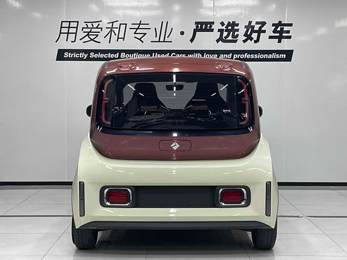 寶駿 寶駿KiWi EV  2022款 藝術(shù)家輕享版 三元鋰圖片