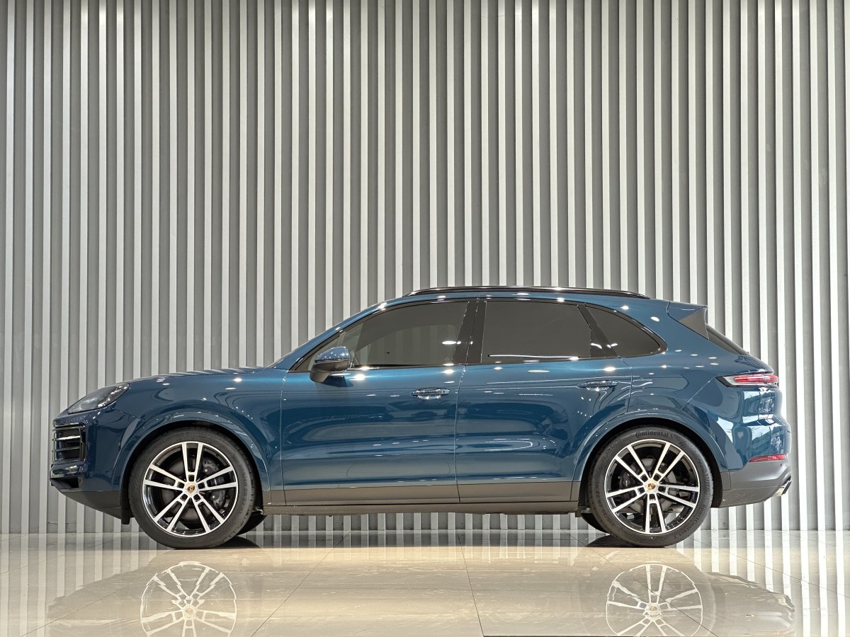 2023年11月保時(shí)捷 Cayenne  2024款 Cayenne 3.0T