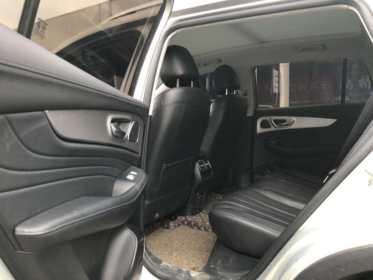 荣威 RX5 MAX  2019款 400TGI 自动智能座舱豪华版图片