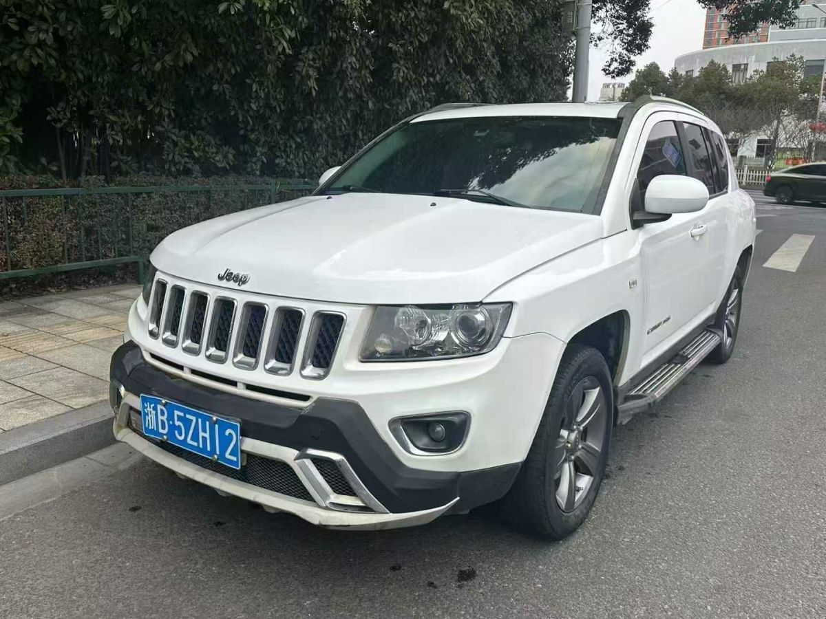 Jeep 指南者  2015款 2.0L 兩驅(qū)豪華版圖片