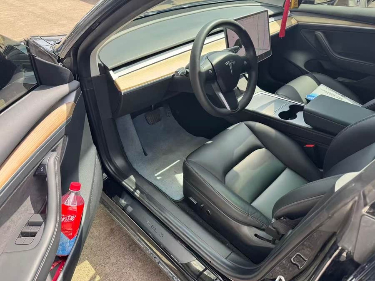 特斯拉 Model 3  2021款 改款 標(biāo)準(zhǔn)續(xù)航后驅(qū)升級(jí)版圖片