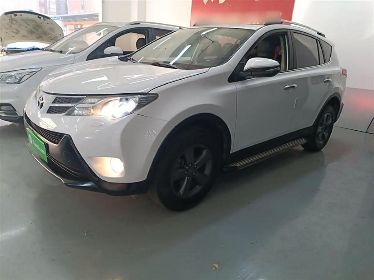 2014年5月豐田 RAV4榮放  2013款 2.5L 自動(dòng)四驅(qū)精英版