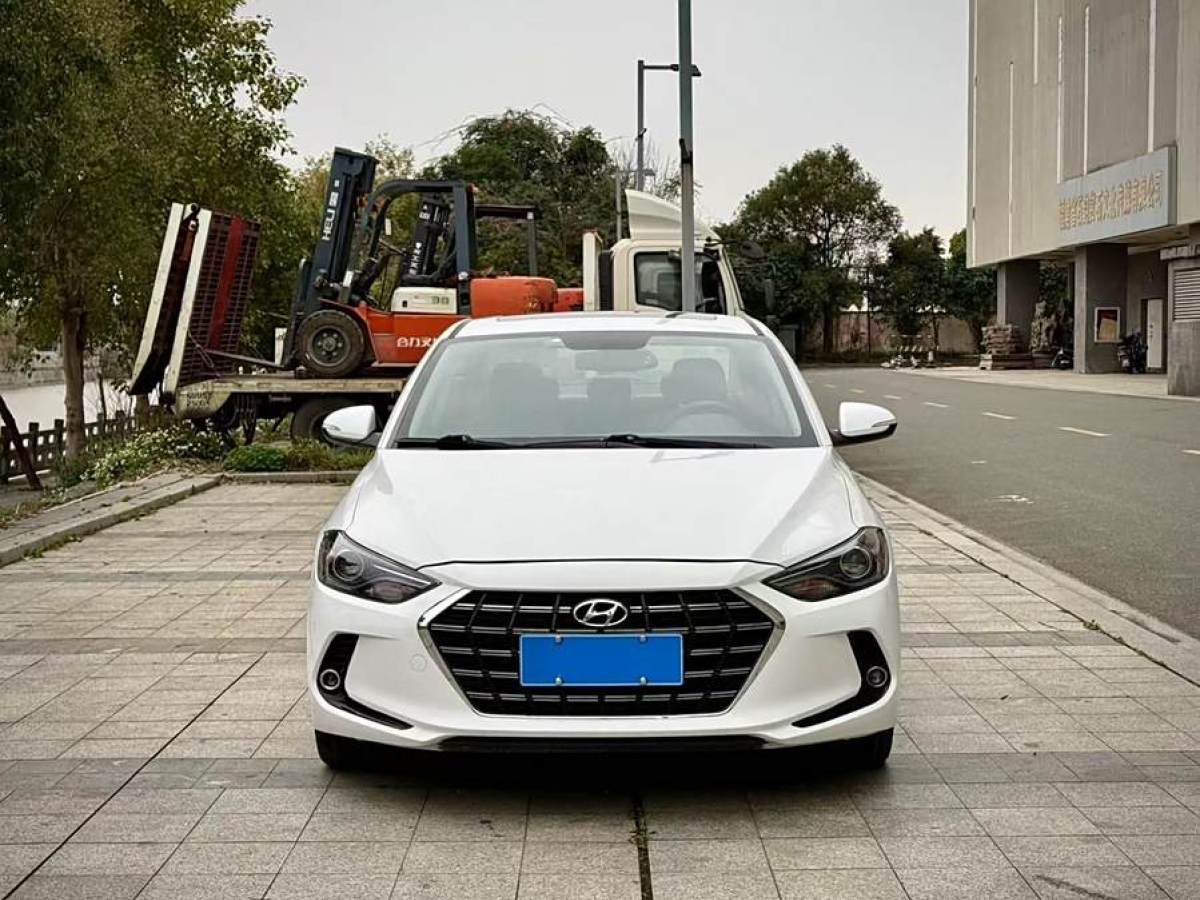 現(xiàn)代 領(lǐng)動  2019款 1.5L CVT智炫?精英型圖片