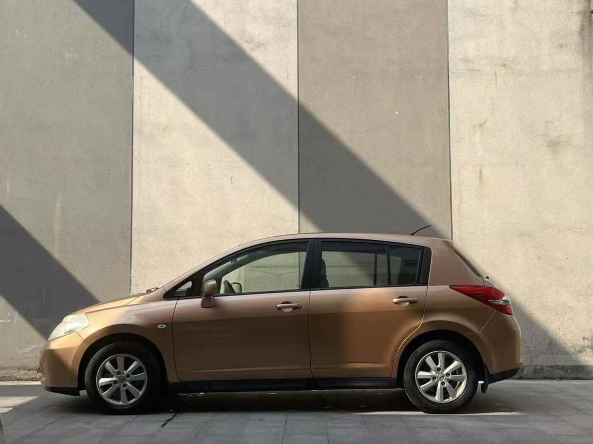 日產(chǎn) 騏達(dá)  2010款 1.6 G 時(shí)尚型(節(jié)能補(bǔ)貼)圖片