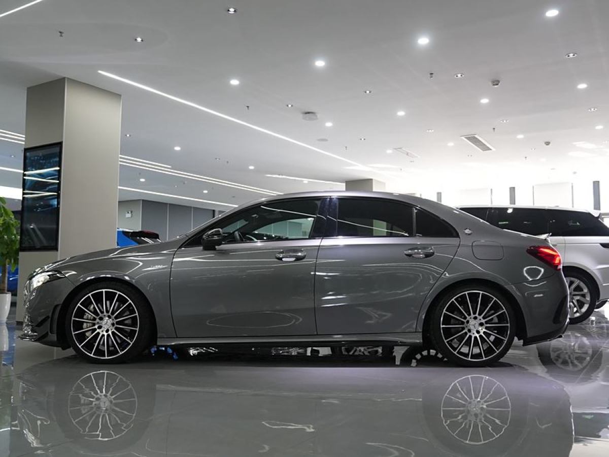 奔馳 奔馳A級(jí)AMG  2019款 AMG A 35 L 4MATIC圖片