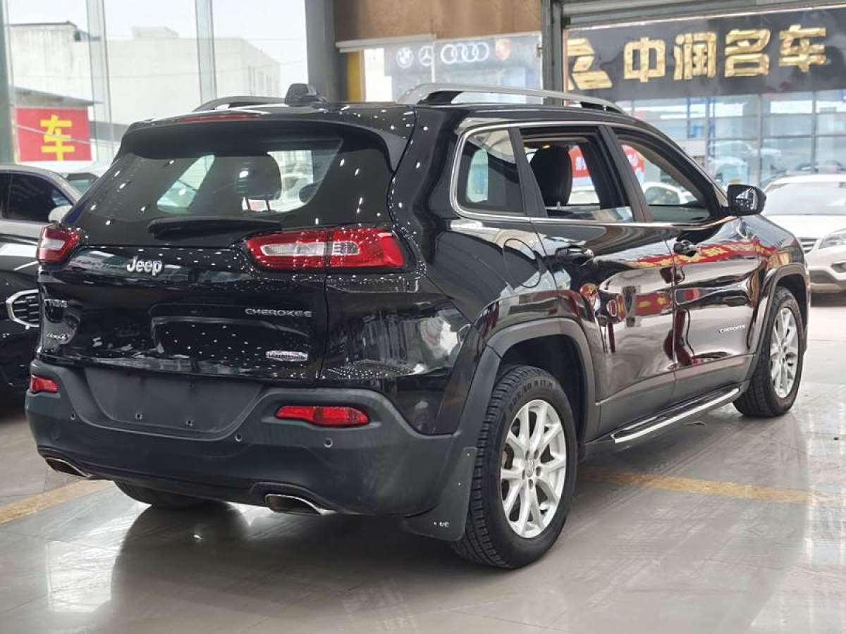 2017年2月Jeep 自由光  2016款 2.4L 領(lǐng)先版