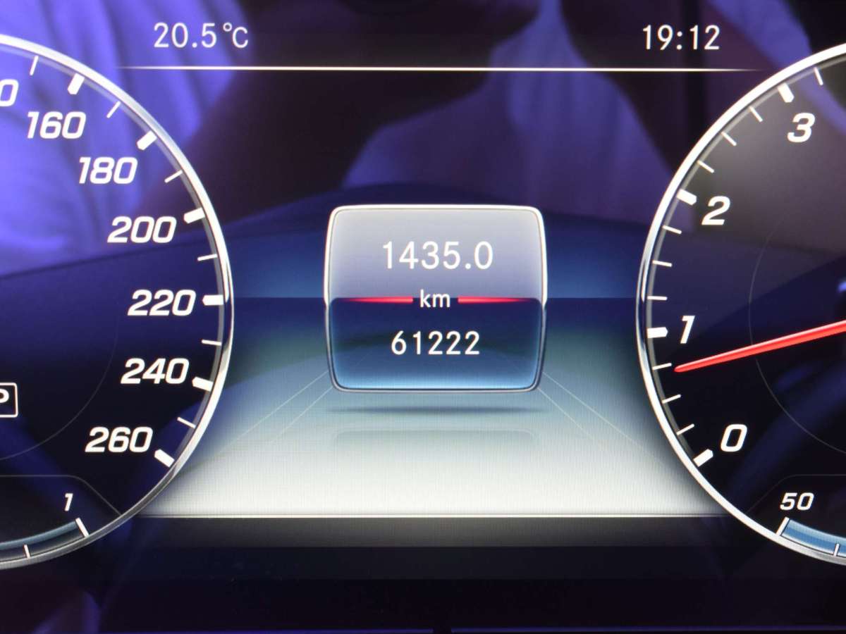 奔驰 奔驰E级  2018款 改款 E 200 L图片