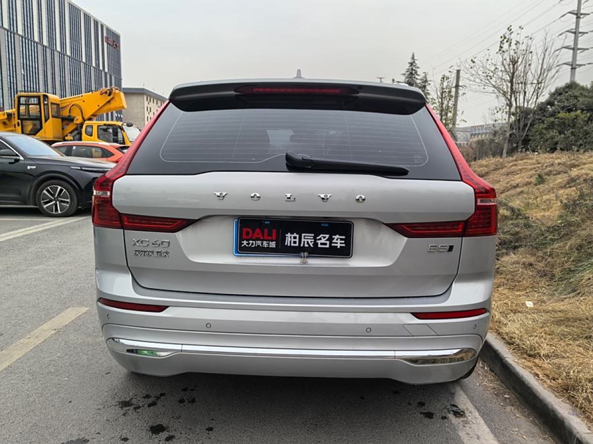 沃爾沃 XC60  2023款 B5 四驅智遠豪華版圖片