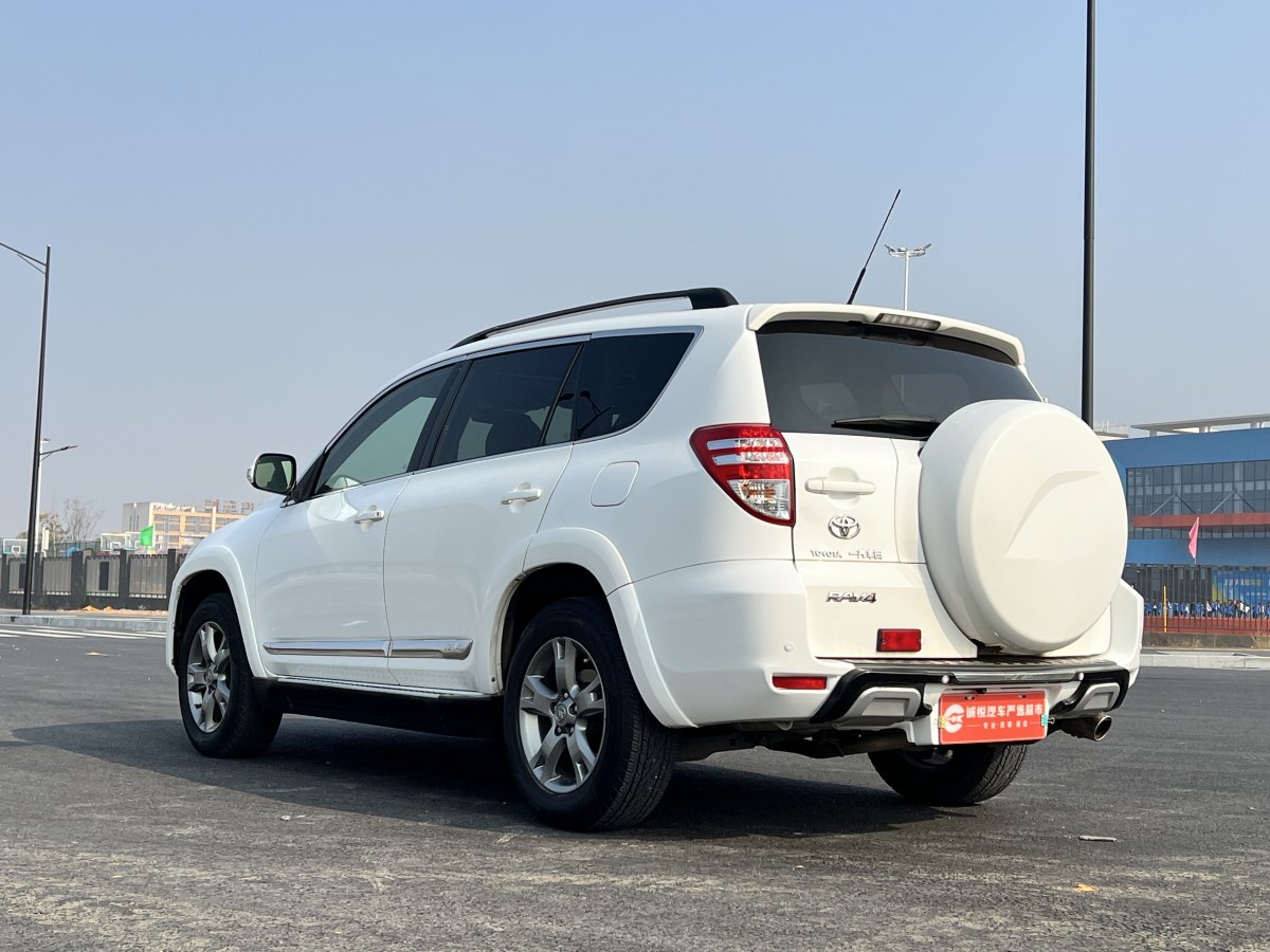 豐田 RAV4  2019款 榮放 2.0L CVT兩驅(qū)先鋒版圖片