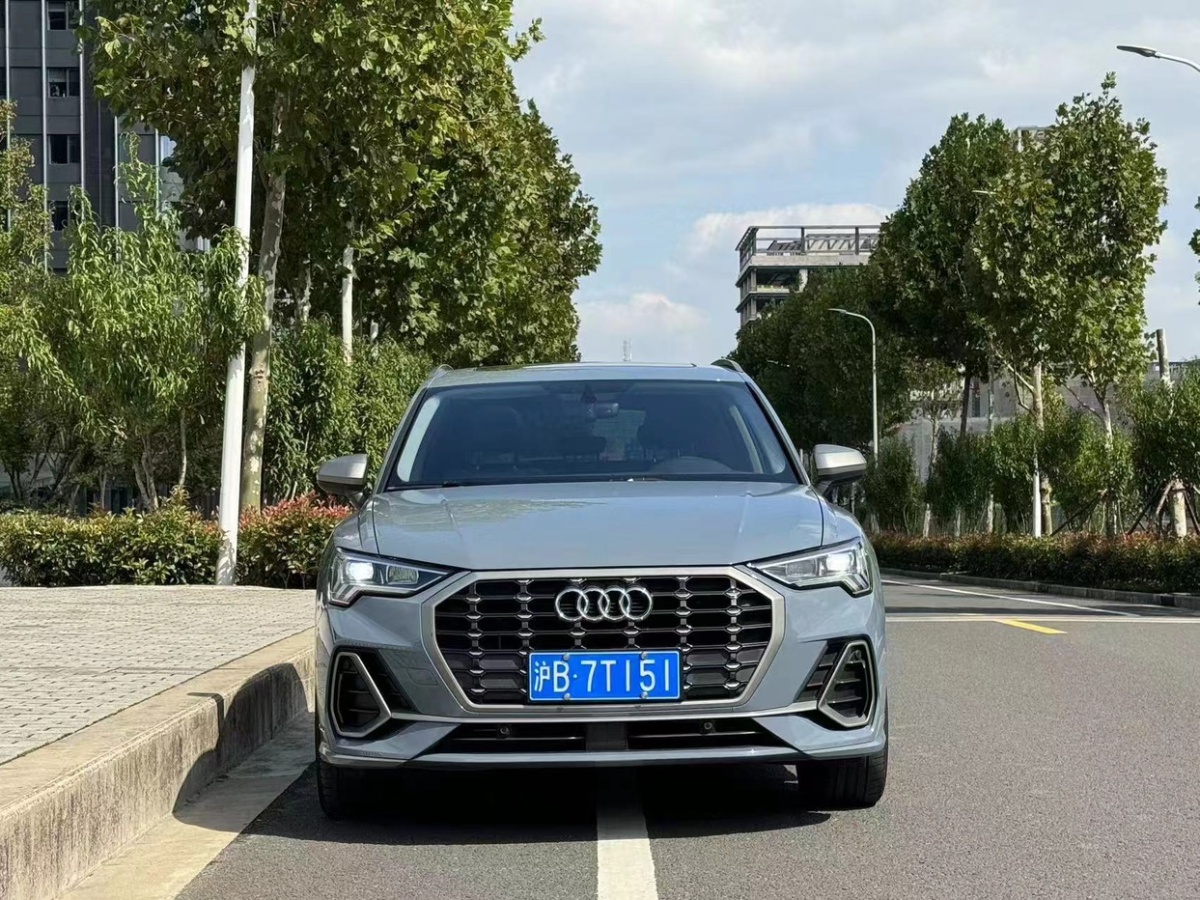 奧迪 奧迪Q3  2022款 40 TFSI RS套件燃速型圖片