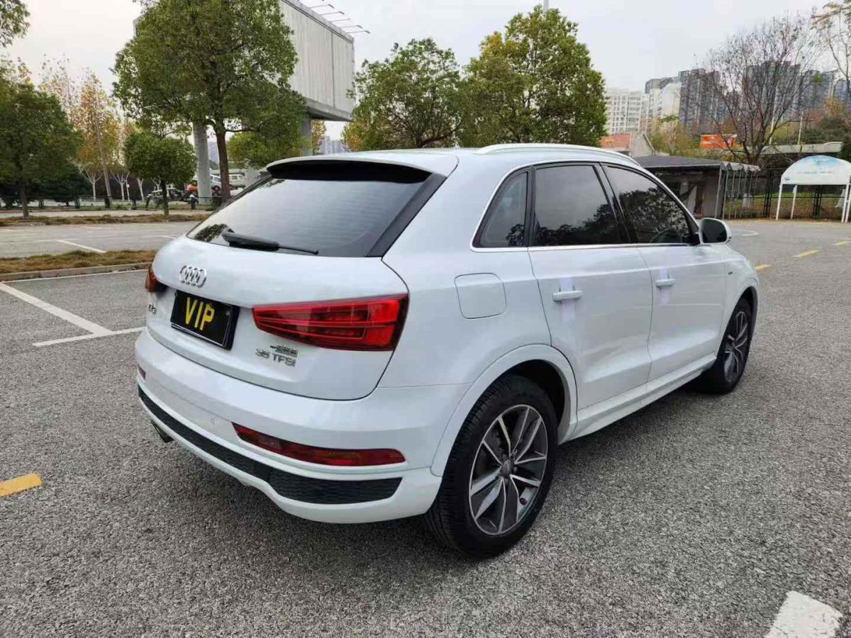 奧迪 奧迪Q3  2018款 30 TFSI 時(shí)尚型典藏版圖片