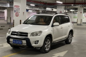 RAV4榮放 豐田 2.4L 自動豪華導(dǎo)航版