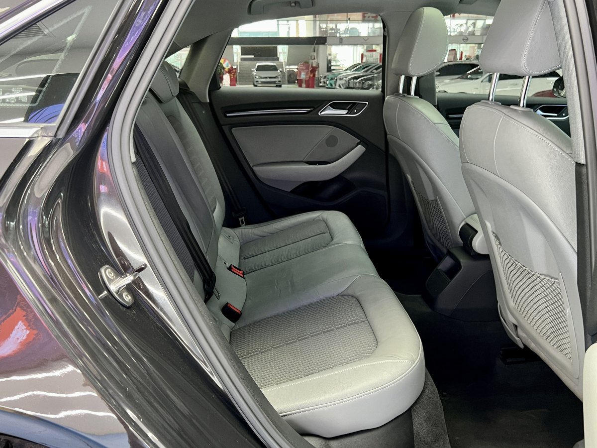 2018年10月奧迪 奧迪A3  2018款 30周年年型 Limousine 35 TFSI 時(shí)尚型