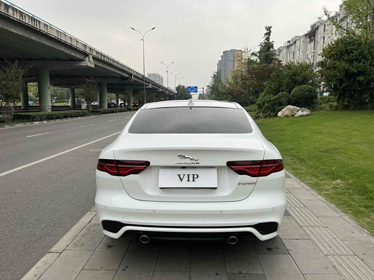 捷豹 XEL  2022款 2.0T 250PS R-DYNAMIC S進(jìn)取運(yùn)動(dòng)版圖片