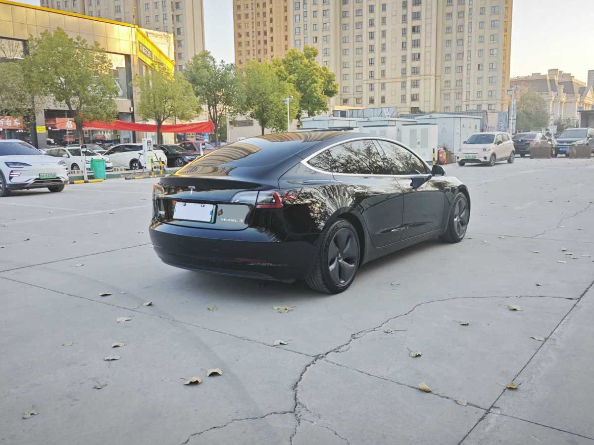 特斯拉 Model 3  2020款 改款 標(biāo)準(zhǔn)續(xù)航后驅(qū)升級版圖片