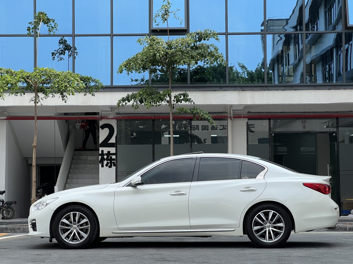 英菲尼迪 Q50L  2015款 2.0T 舒適版圖片