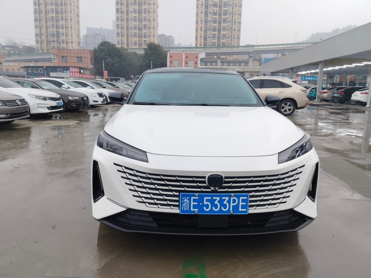 長安 逸達  2023款 藍鯨NE 1.5T GDI DCT領(lǐng)航型圖片