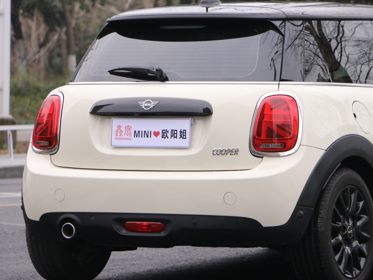 MINI COUNTRYMAN  2018款 1.5T COOPER 經(jīng)典派圖片