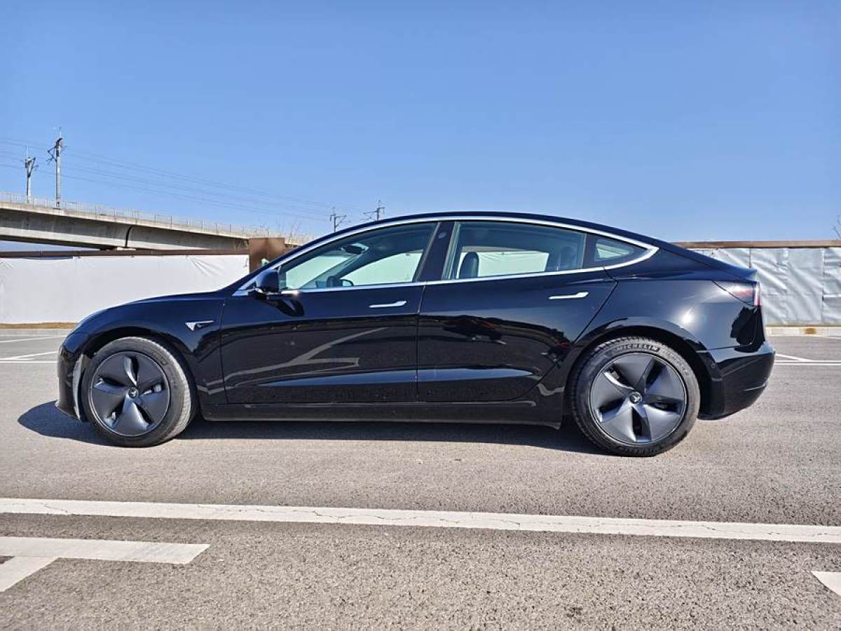 特斯拉 Model 3  2019款 標準續(xù)航后驅升級版圖片