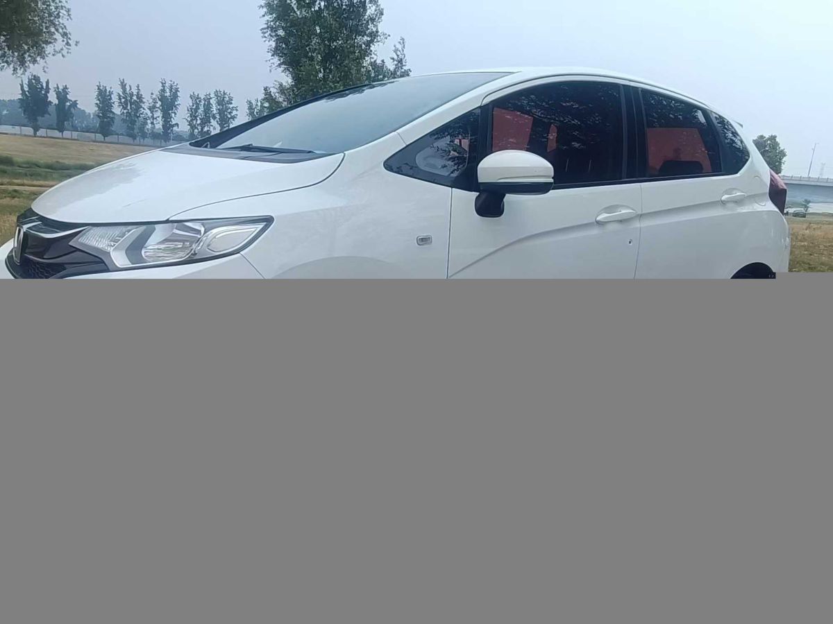 日產(chǎn) 頤達(dá)  2009款 1.6L 自動(dòng)科技版圖片