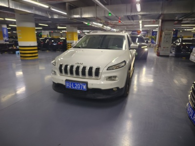 2017年2月 Jeep 自由光 2.4L 領(lǐng)先版圖片