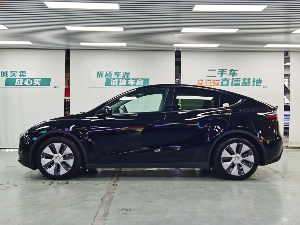 特斯拉 Model 3  2022款 后輪驅(qū)動版圖片