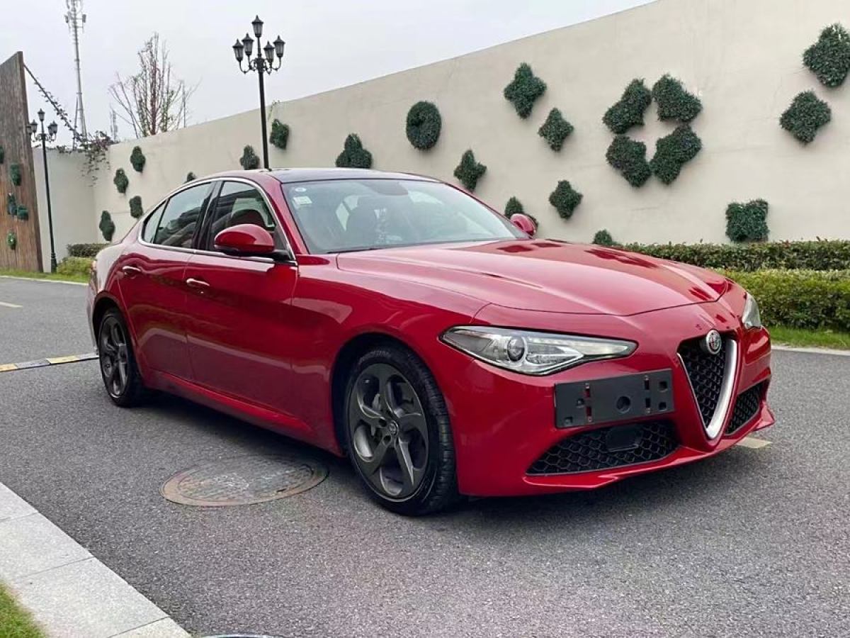 2017年4月阿爾法·羅密歐 Giulia  2017款 2.0T 200HP 豪華版