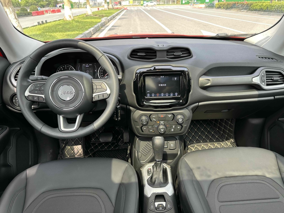 Jeep 自由侠  2019款 220T 自动领先版图片