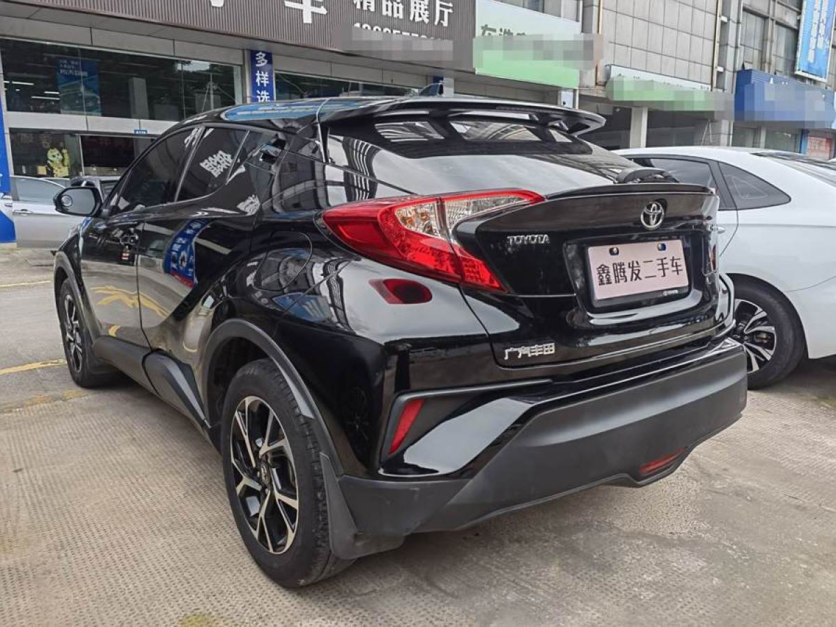 豐田 C-HR  2020款 2.0L 領(lǐng)先版圖片