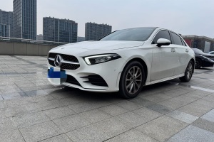 奔馳A級 奔馳 改款 A 200 L 運(yùn)動(dòng)轎車時(shí)尚型