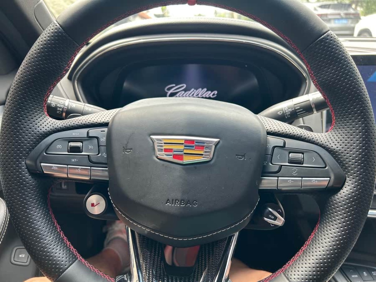 凱迪拉克 CT5  2022款 28T 鉑金超級(jí)輔助駕駛版圖片