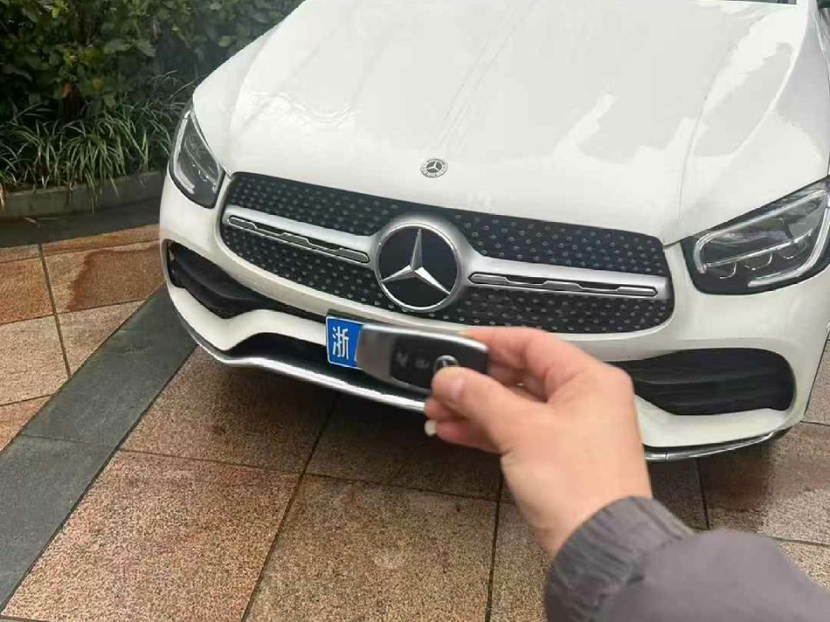 2023年1月奔馳 奔馳GLC  2023款 GLC 300 4MATIC 轎跑SUV