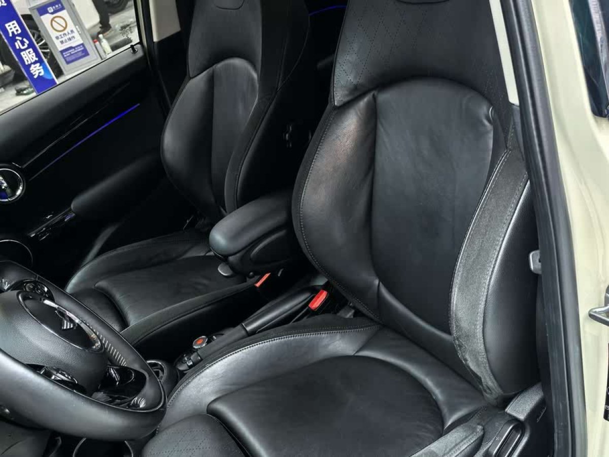 MINI MINI  2017款 1.5T COOPER 冰藍色限量版 五門版圖片