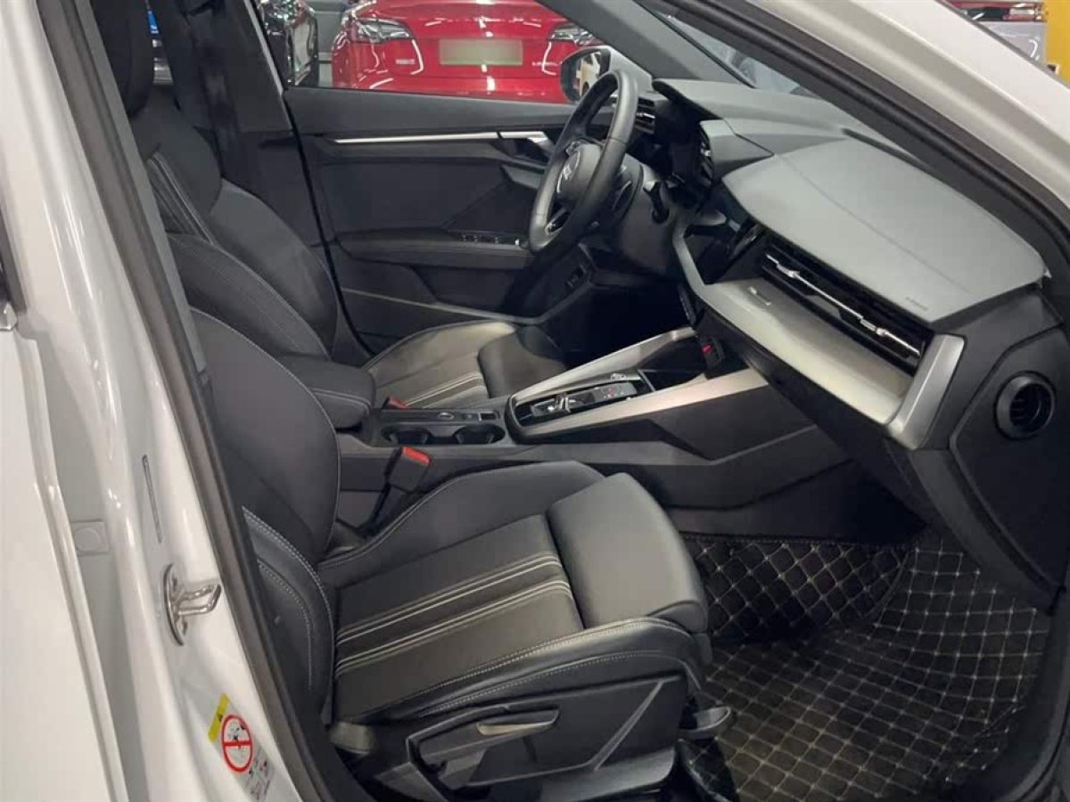 奧迪 奧迪A3  2023款 A3L Limousine 35 TFSI 時(shí)尚運(yùn)動(dòng)型圖片