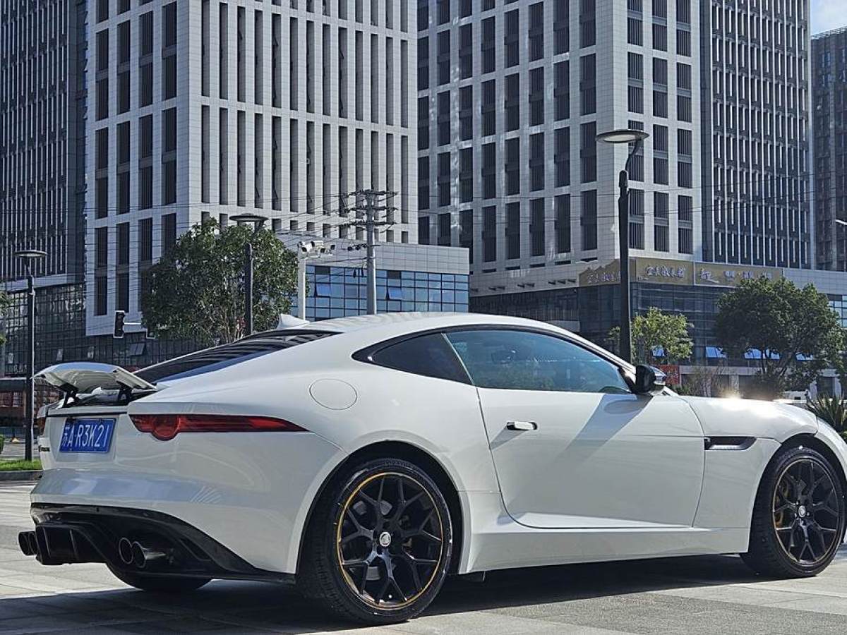 捷豹 F-TYPE  2016款 3.0T 硬頂版圖片