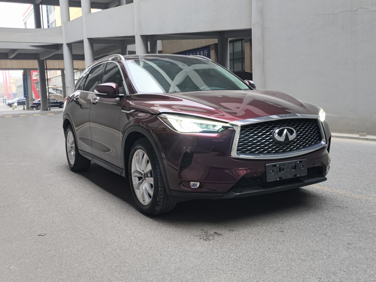 英菲尼迪 QX50  2018款 QX50 2.0T CVT兩驅(qū)時(shí)尚版圖片