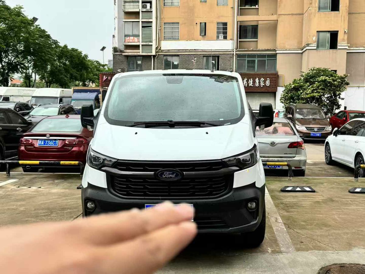福特 全順  2023款 2.0T柴油自動(dòng)廂式貨車(chē)中軸中頂3座圖片