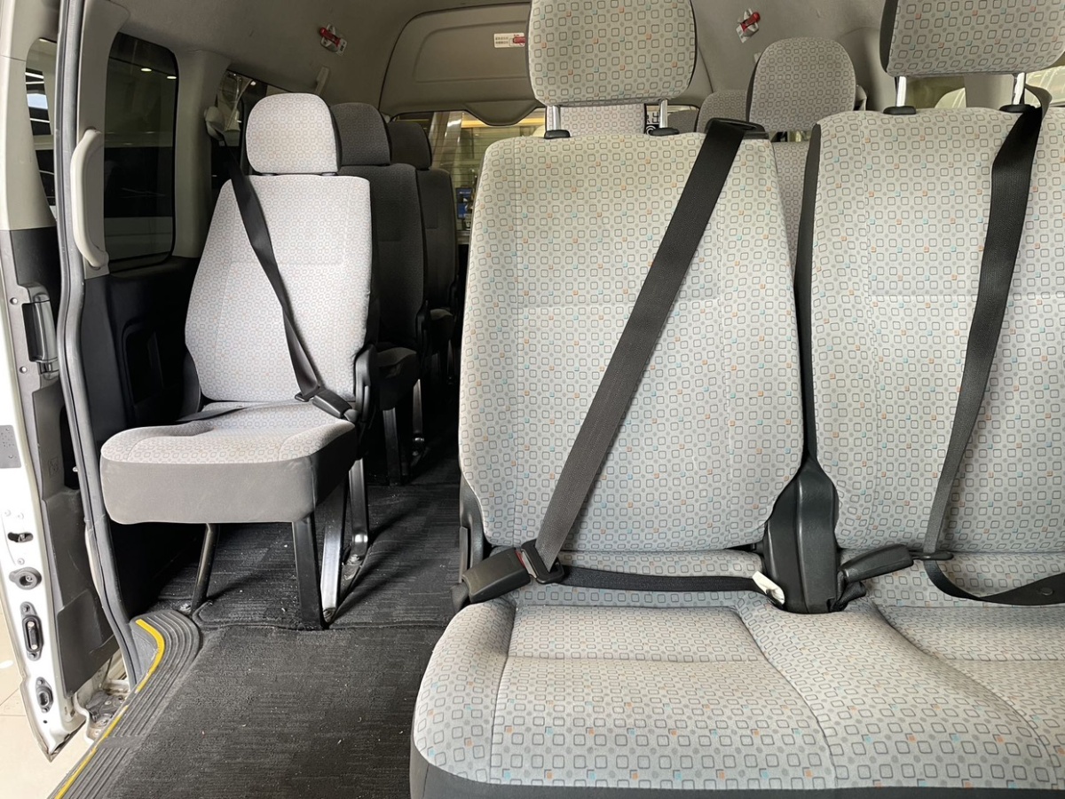 2018年10月豐田 HIACE  2011款 2.7L自動豪華版13座