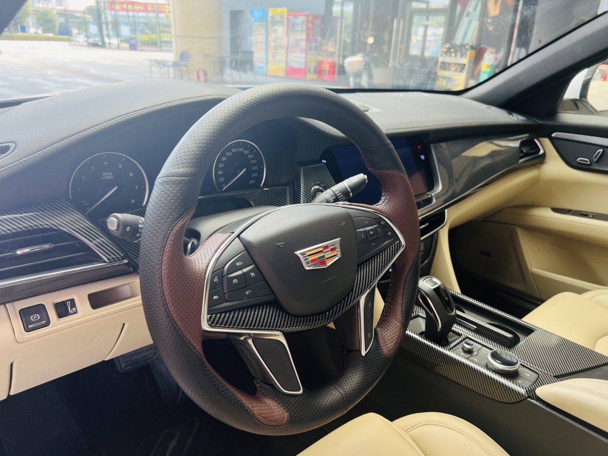 凱迪拉克 CT6  2019款 28T 時(shí)尚型圖片