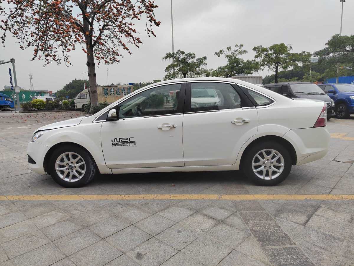 福特 ?？怂? 2012款 三廂經(jīng)典 1.8L 手動基本型圖片