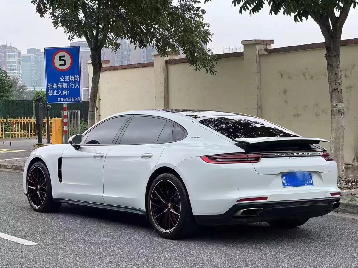 2018年10月保時(shí)捷 Panamera  2017款 Panamera 行政加長(zhǎng)版 3.0T